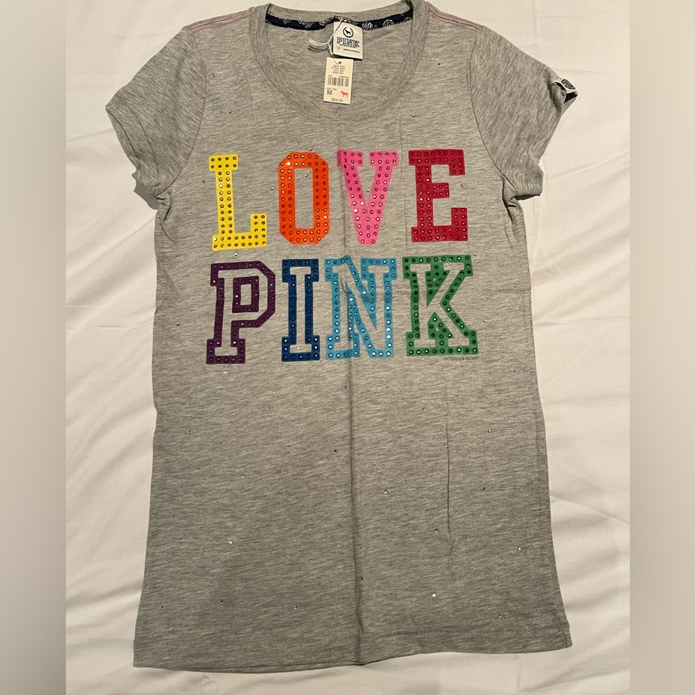 Pink Shirt 
Gray
Size Medium
BNWT
